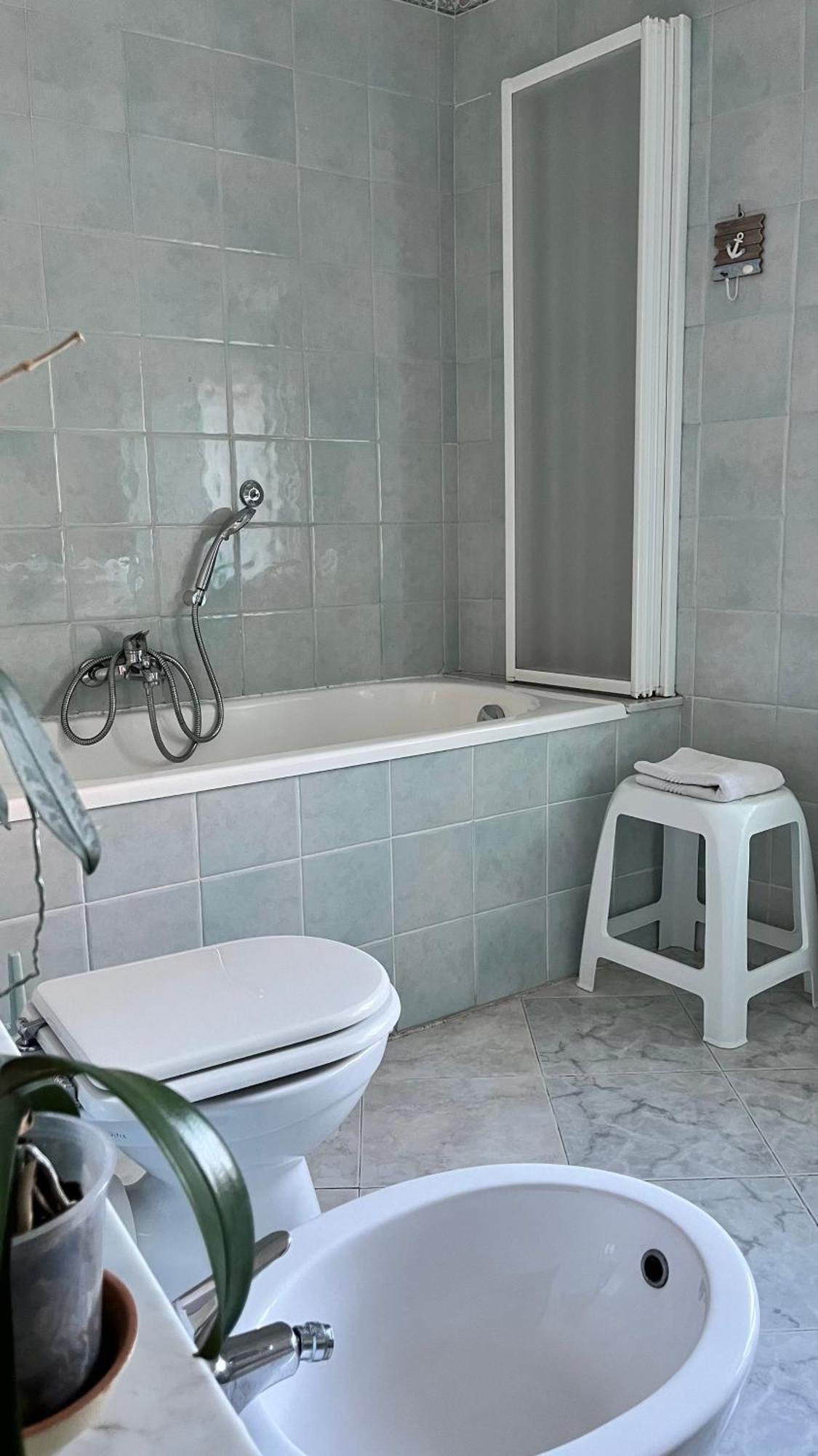 B&B Ligustico Genoa Bagian luar foto